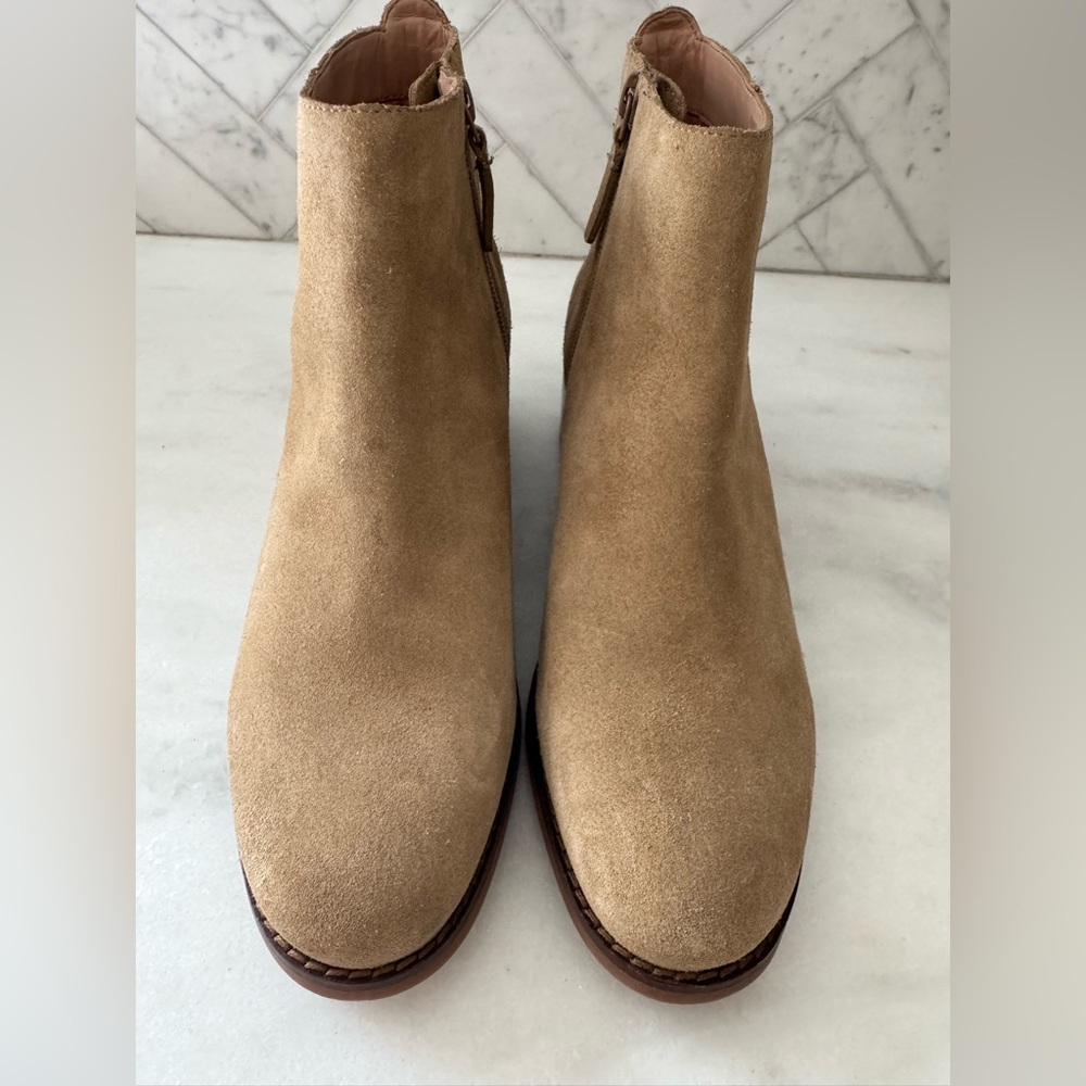 Cole Haan Tan Suede Ankle Booties Gold accent Size 8 NWT